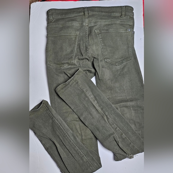 H&M Divided 28/32 - Picture 3 of 4